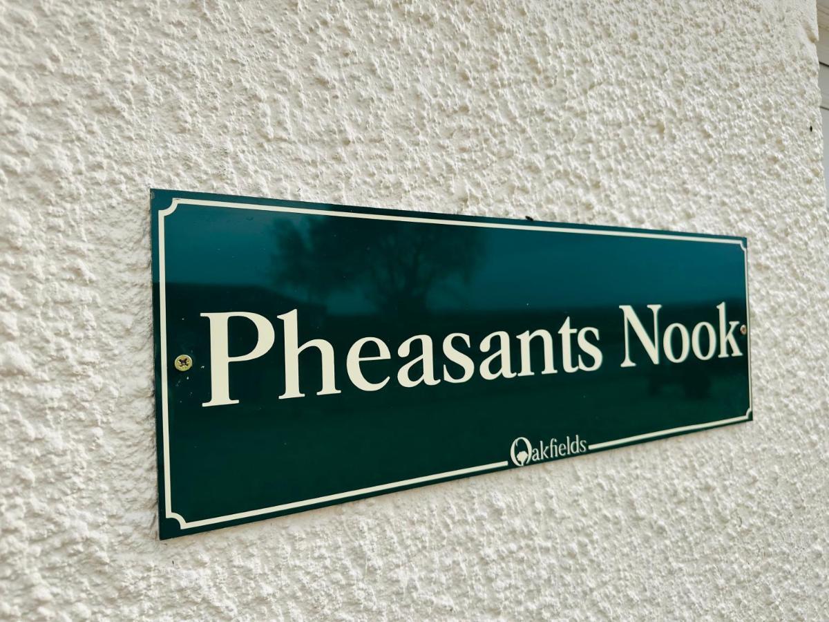Pheasants Nook Apartment นาร์เบิร์ธ ภายนอก รูปภาพ